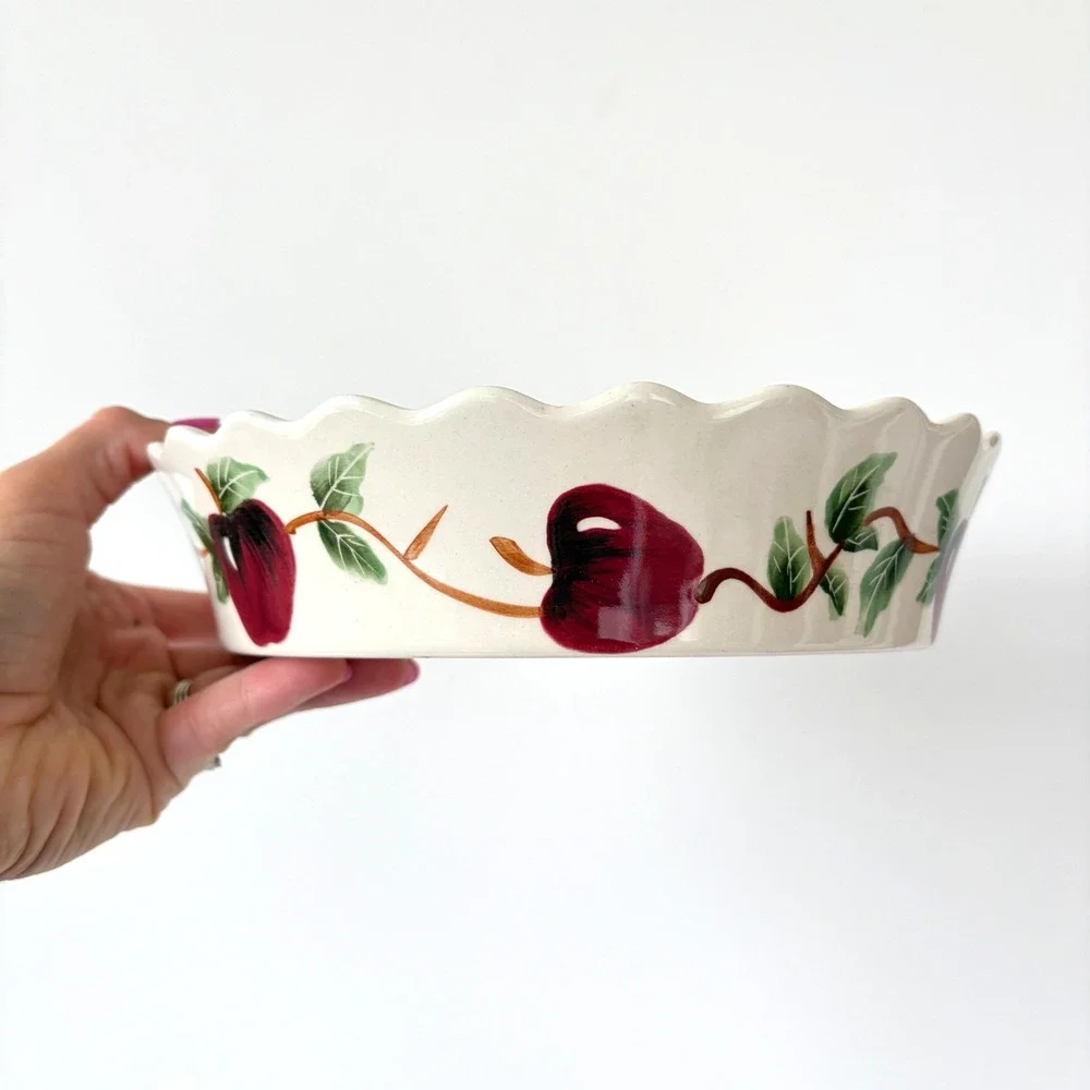 LTD Commodities Vintage Apple Ceramic Scalloped Pie Dish Baker Cream Red 9 Inch